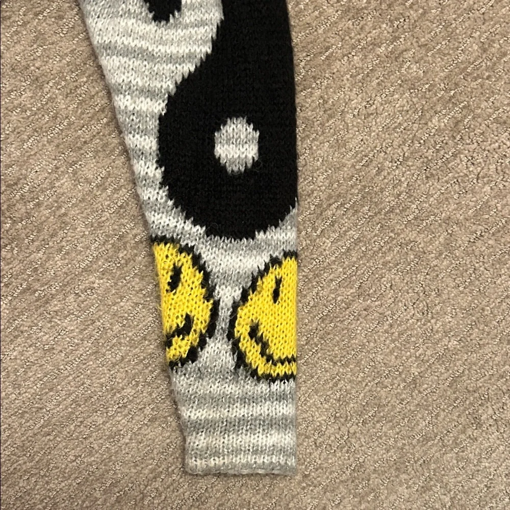 Urban Outfitters Black and Gray Graphic Sweater - Picture 3 of 5